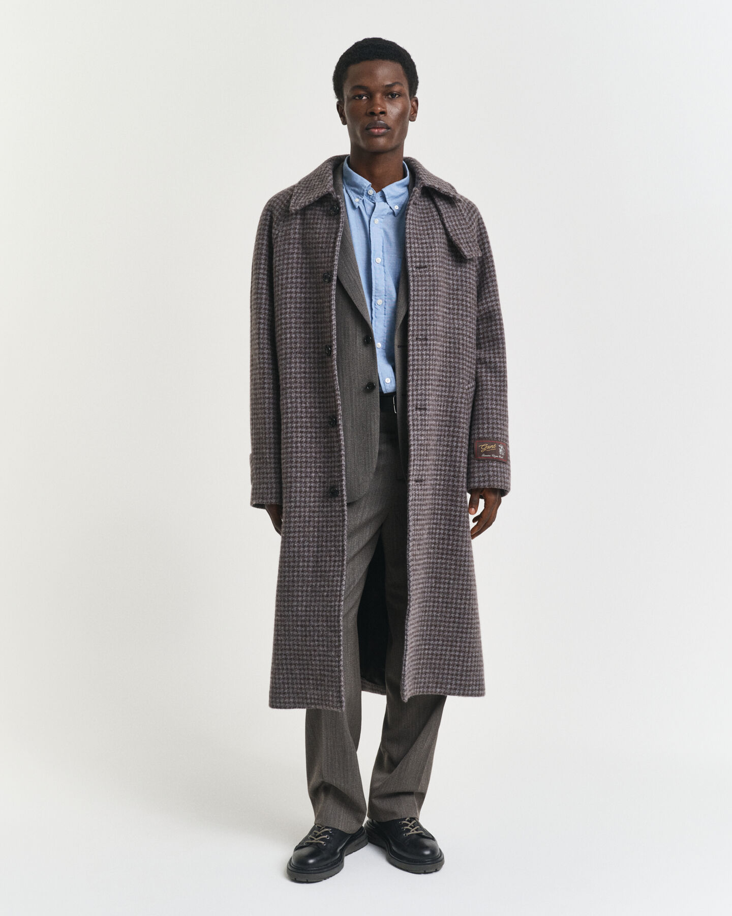 Fiskbensm&ouml;nstrad kostymkavaj