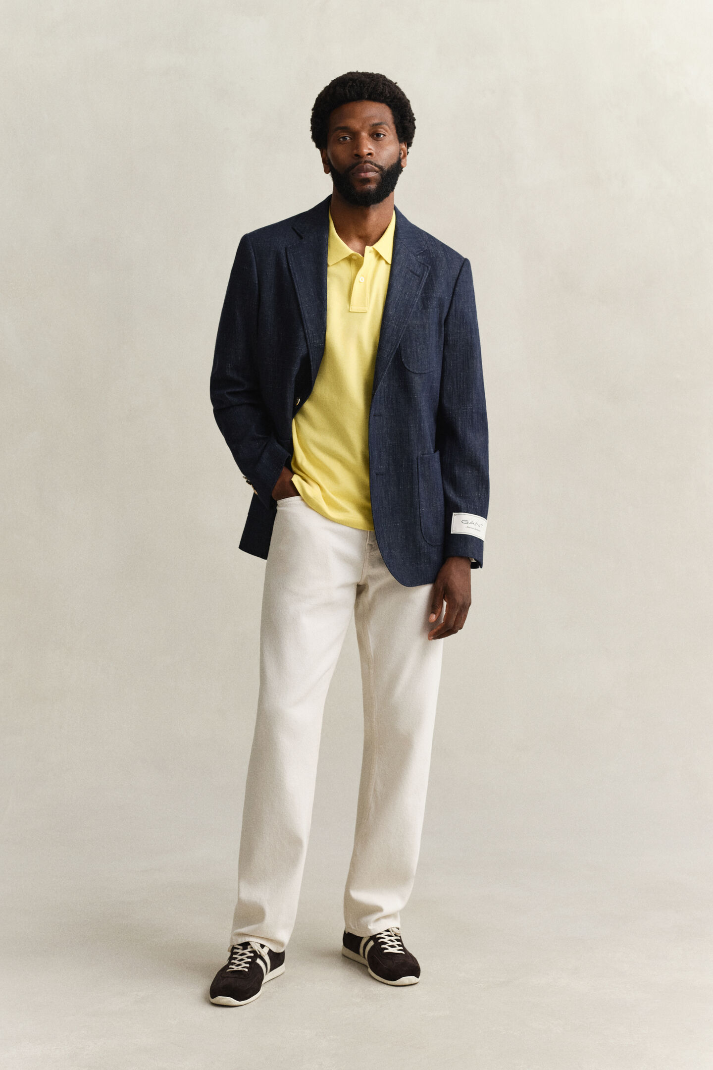 Regular Fit pik&eacute;tr&ouml;ja