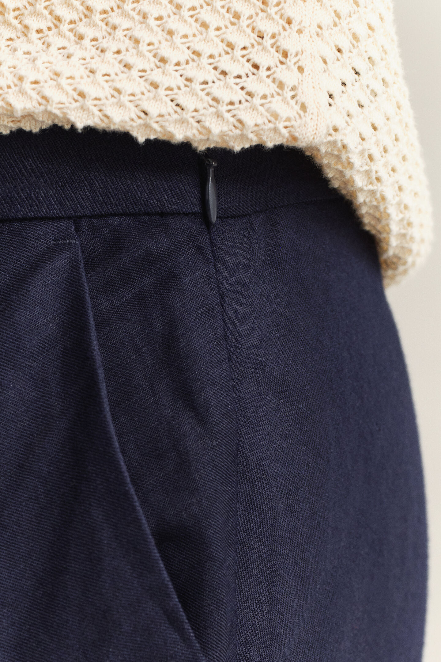 Utsv&auml;ngd kjol i linneblandning