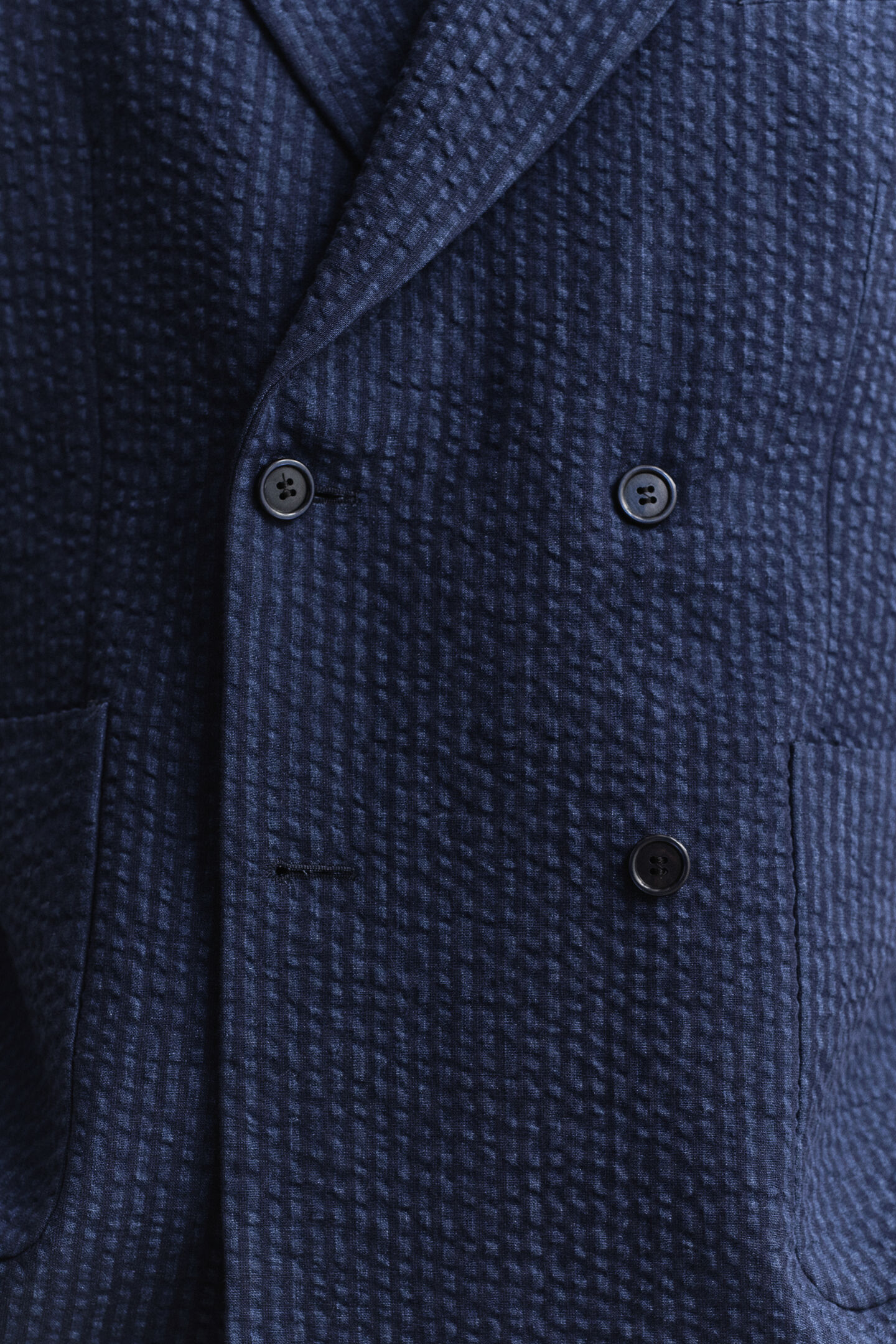 Indigof&auml;rgad kavaj i b&auml;ckeb&ouml;lja