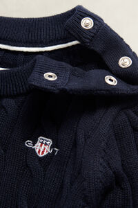 Boys kabelstickad tr&ouml;ja med sk&ouml;ldemblem