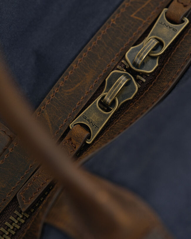 Duffelv&auml;ska i vaxad bomull