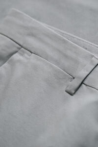 Eleganta chinos med slim fit