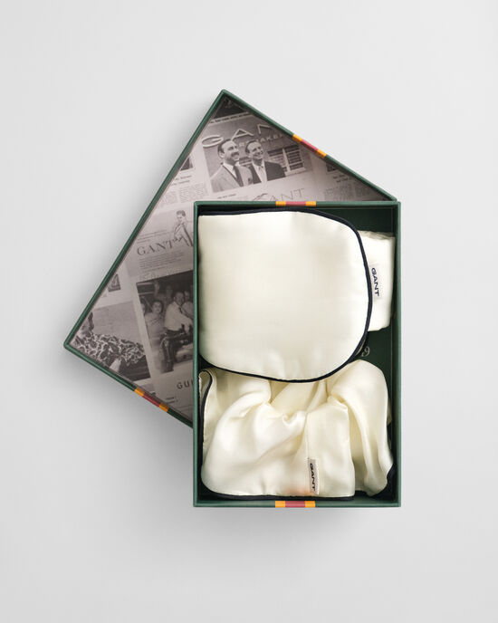 Sovmask och scrunchie i silke i presentf&ouml;rpackning