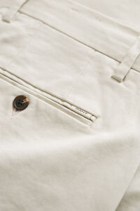 Eleganta chinos med regular fit
