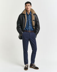 Slim fit jeans i bomull med fiskbensm&ouml;nster