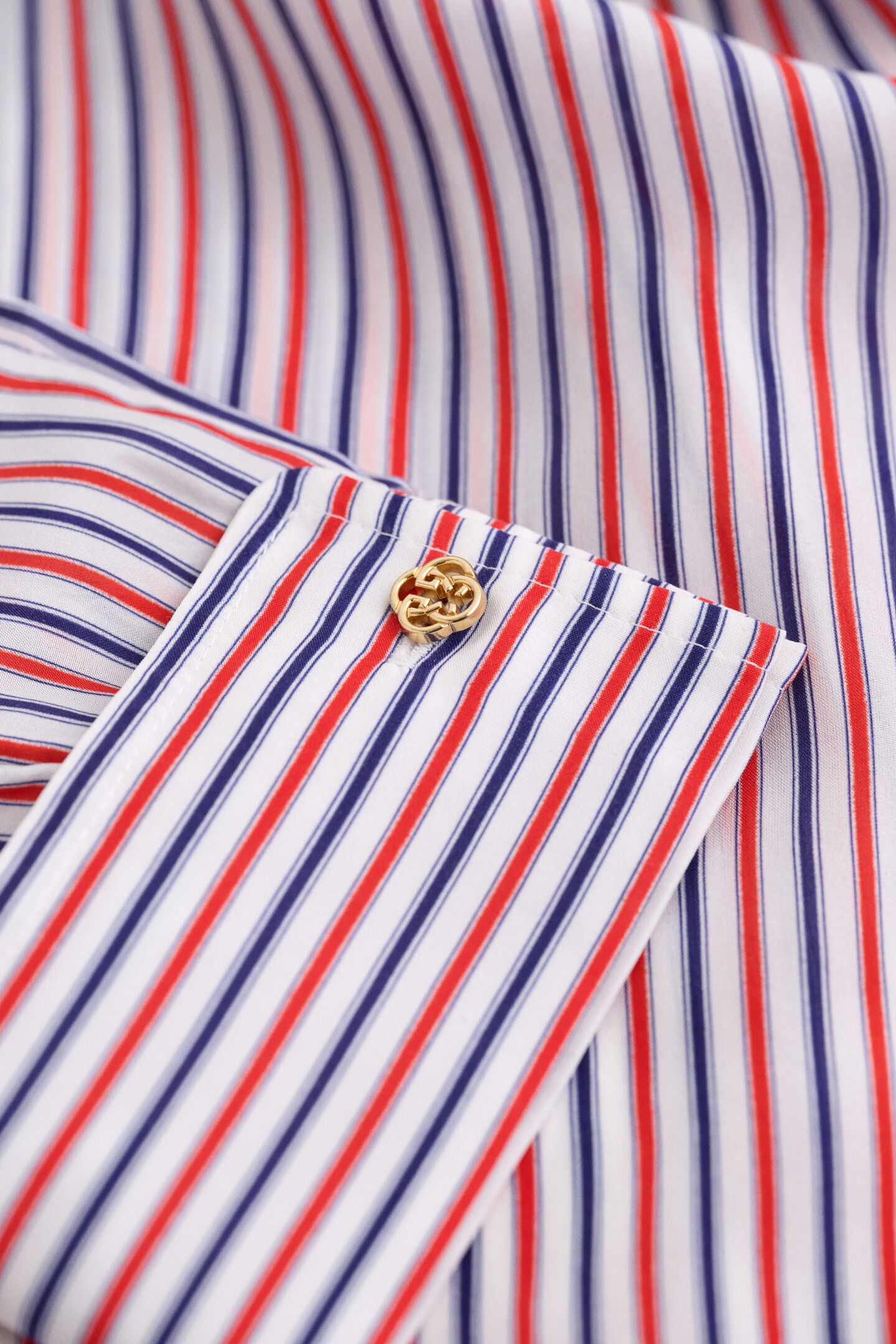 Randig blus i habotai-siden