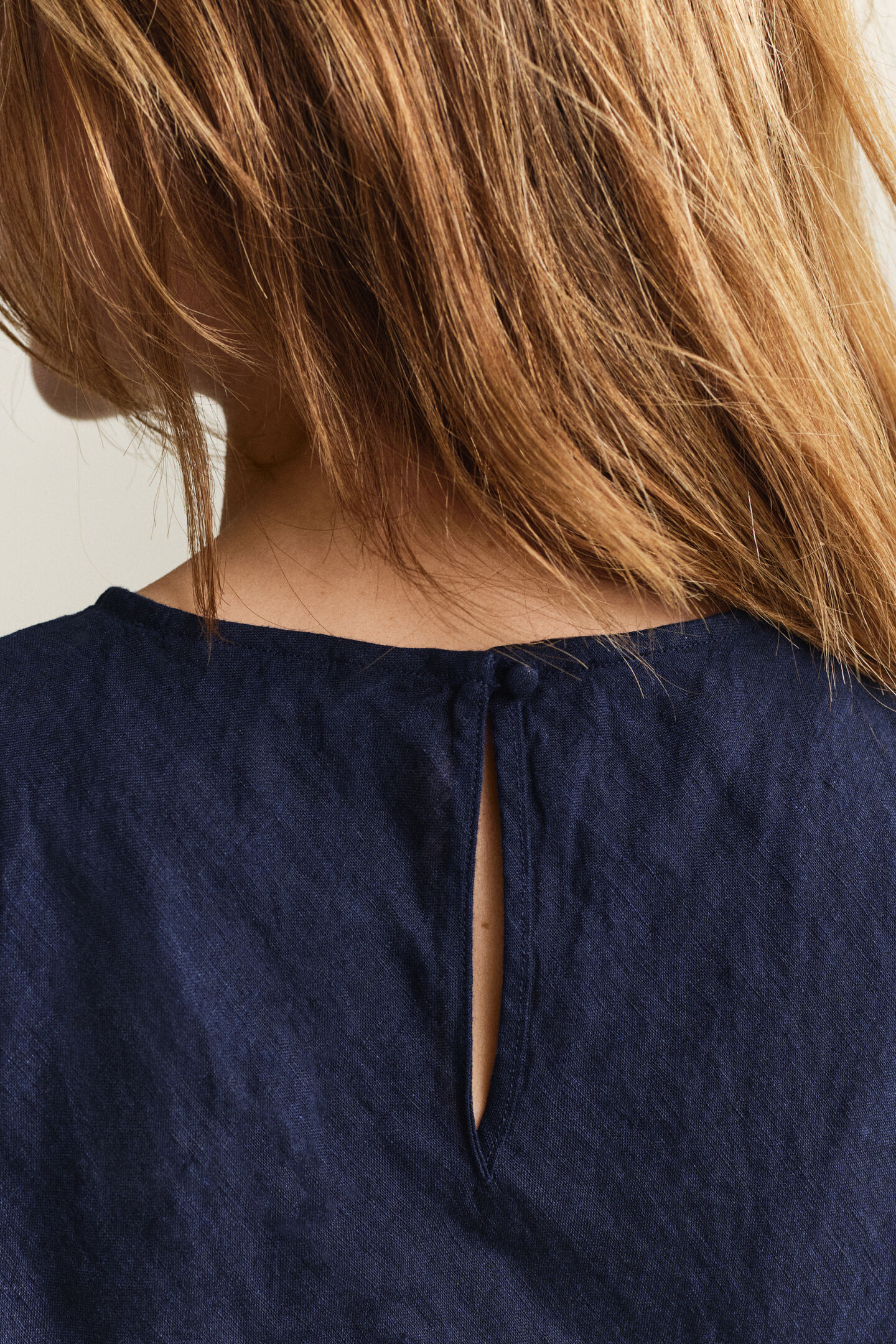 Snedskuren midikl&auml;nning i linne