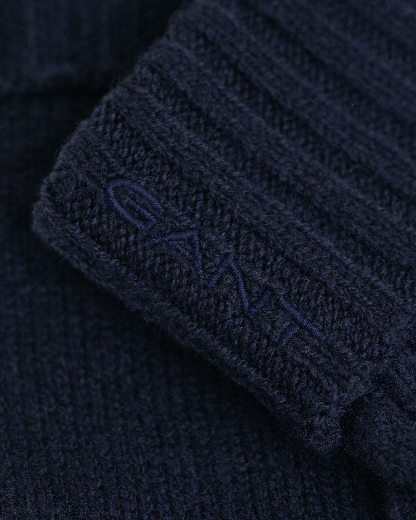 Handskar i ull med fl&auml;tm&ouml;nster