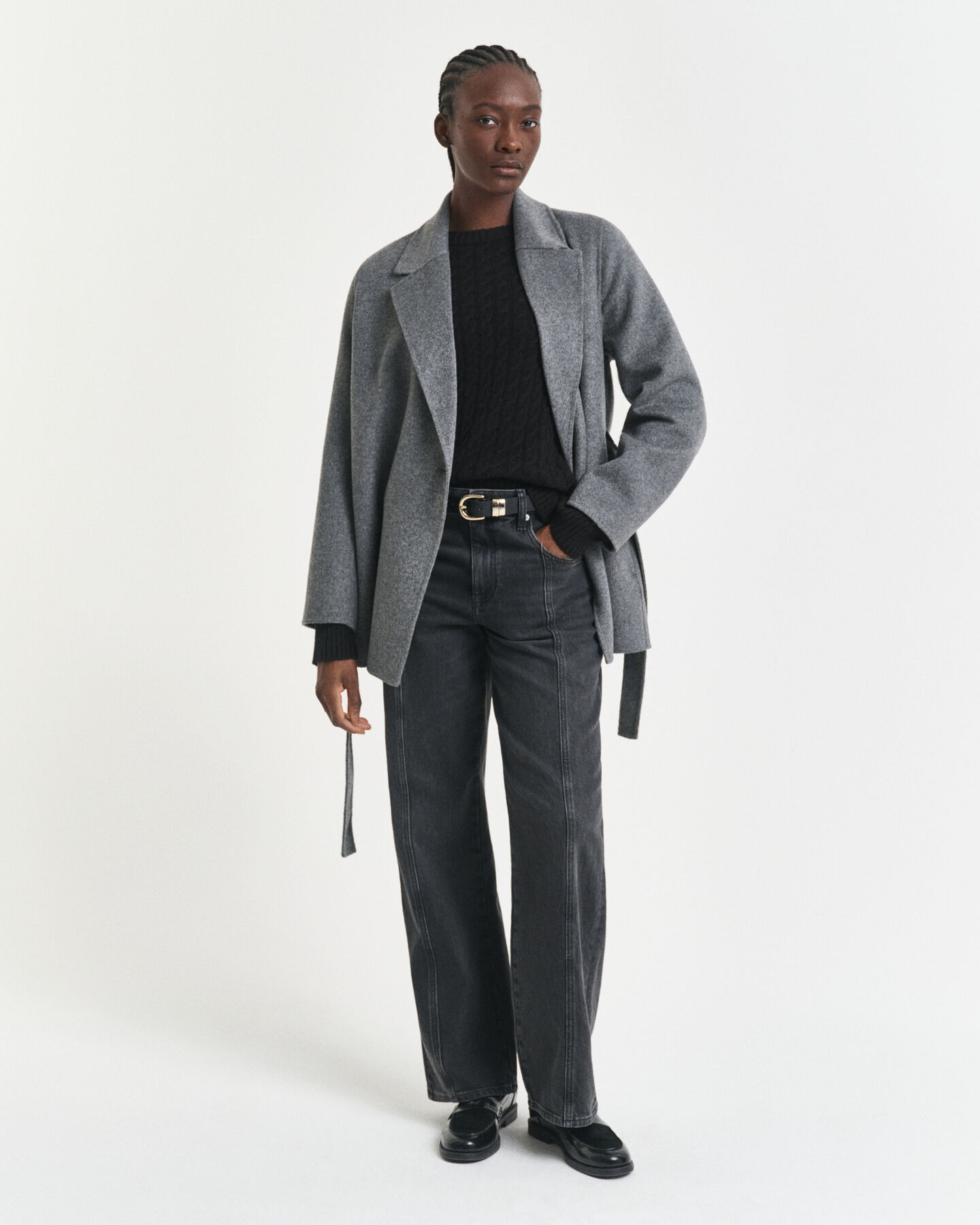 Kabelstickad tr&ouml;ja i kashmir med rund halsringning