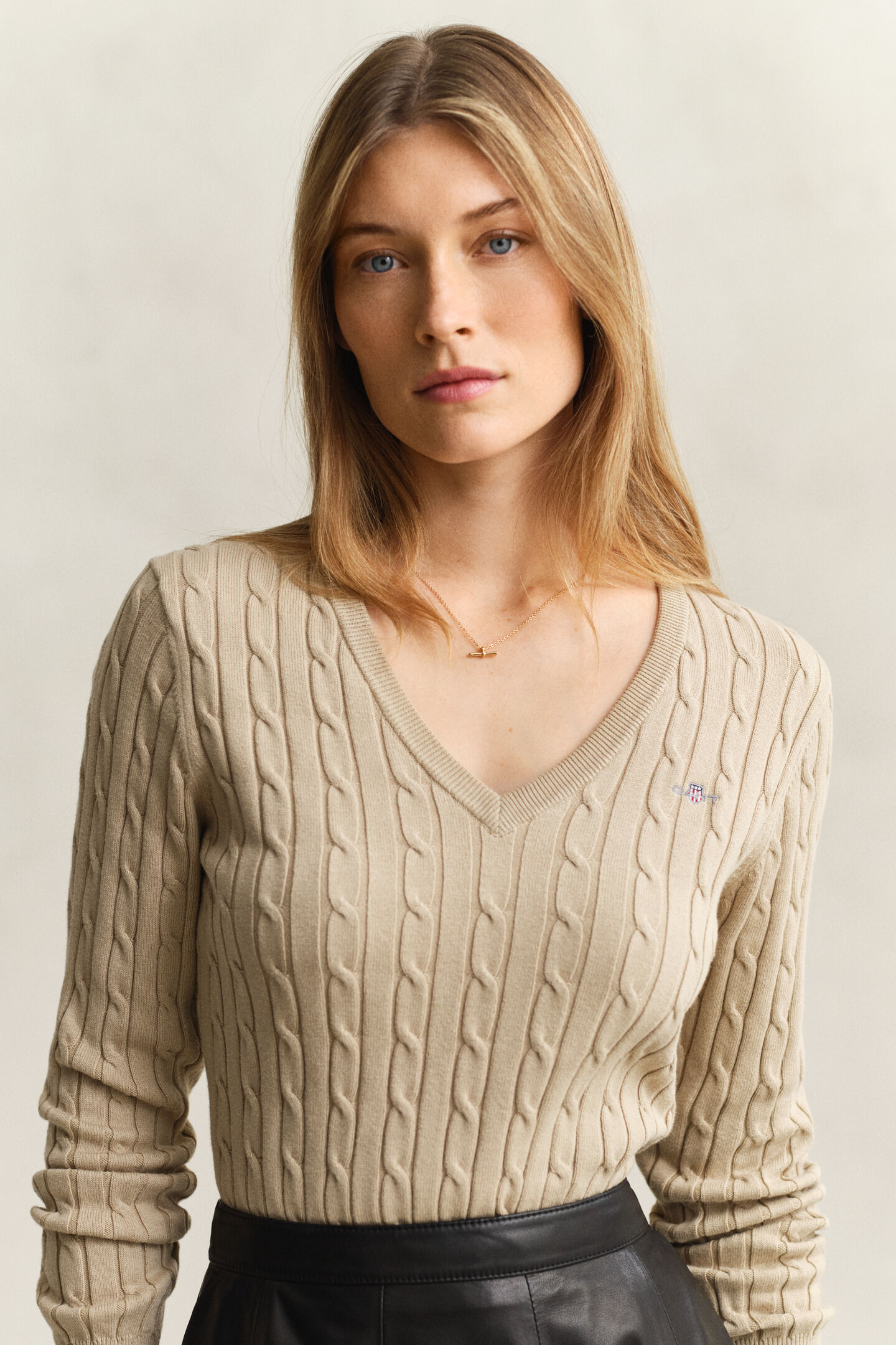 V-ringad kabelstickad tr&ouml;ja