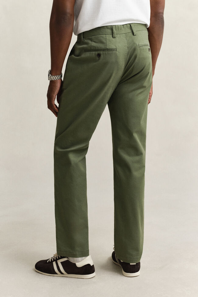 Eleganta chinos med regular fit