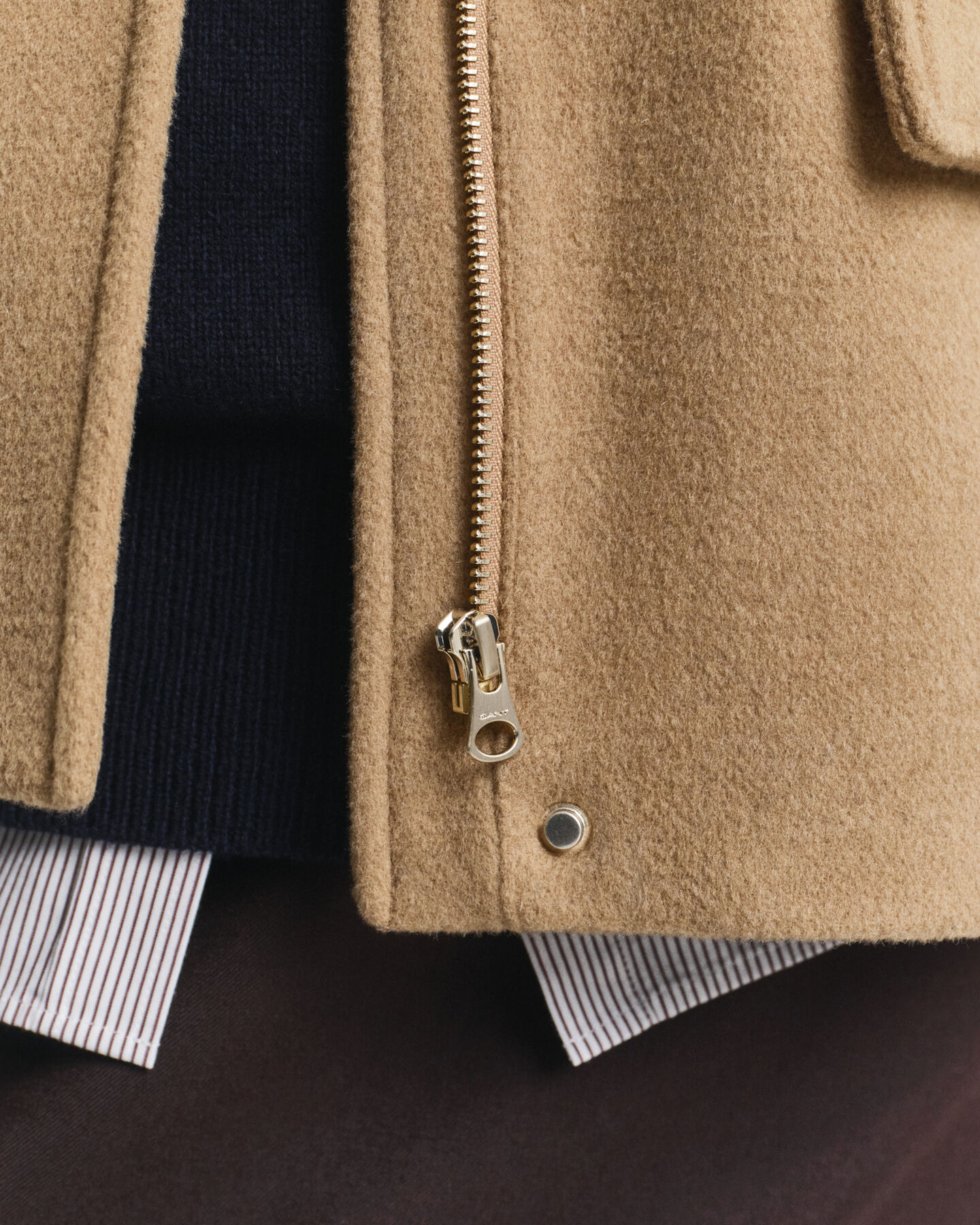 Kort yllejacka med dragkedja