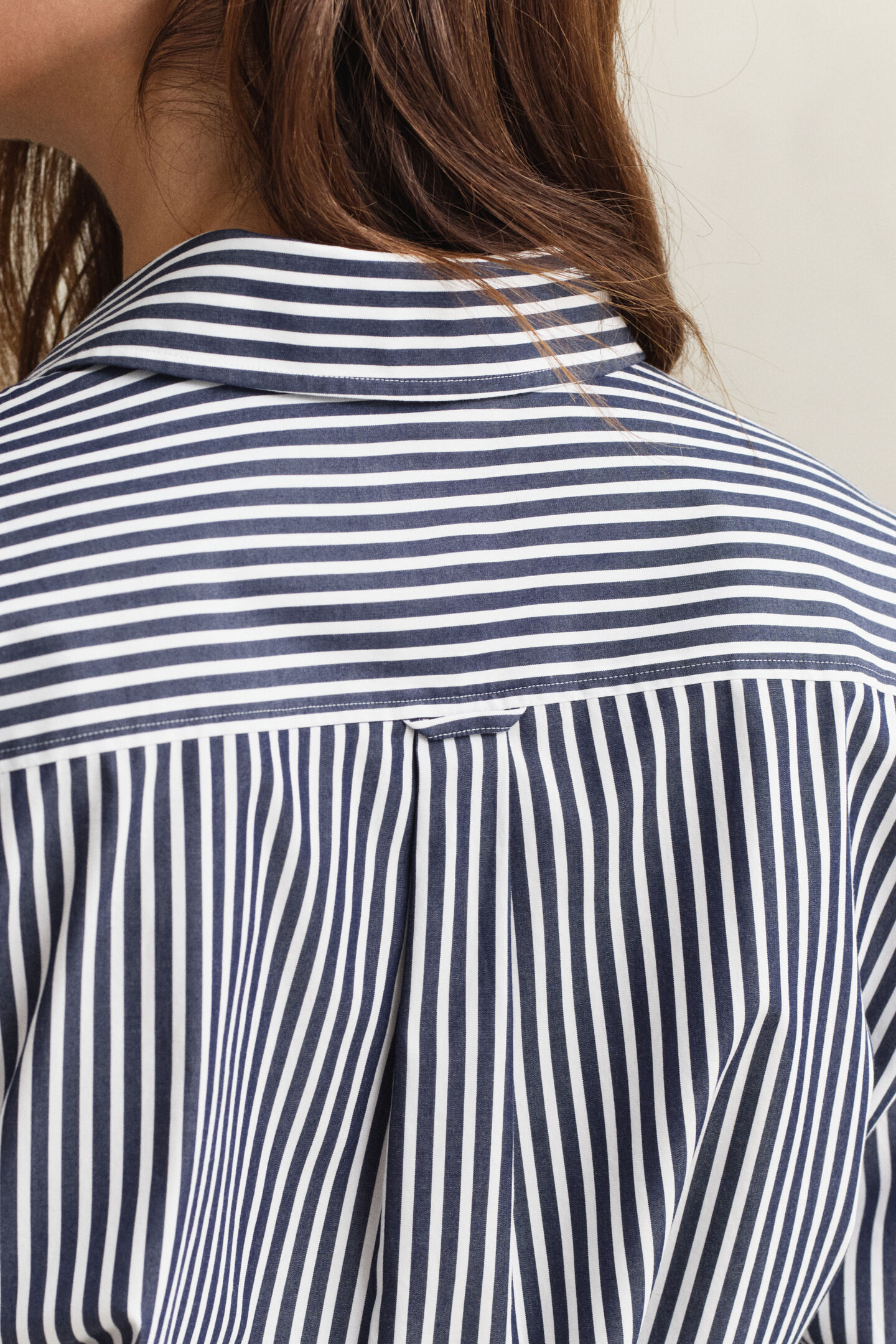 Randig skjortkl&auml;nning i poplin