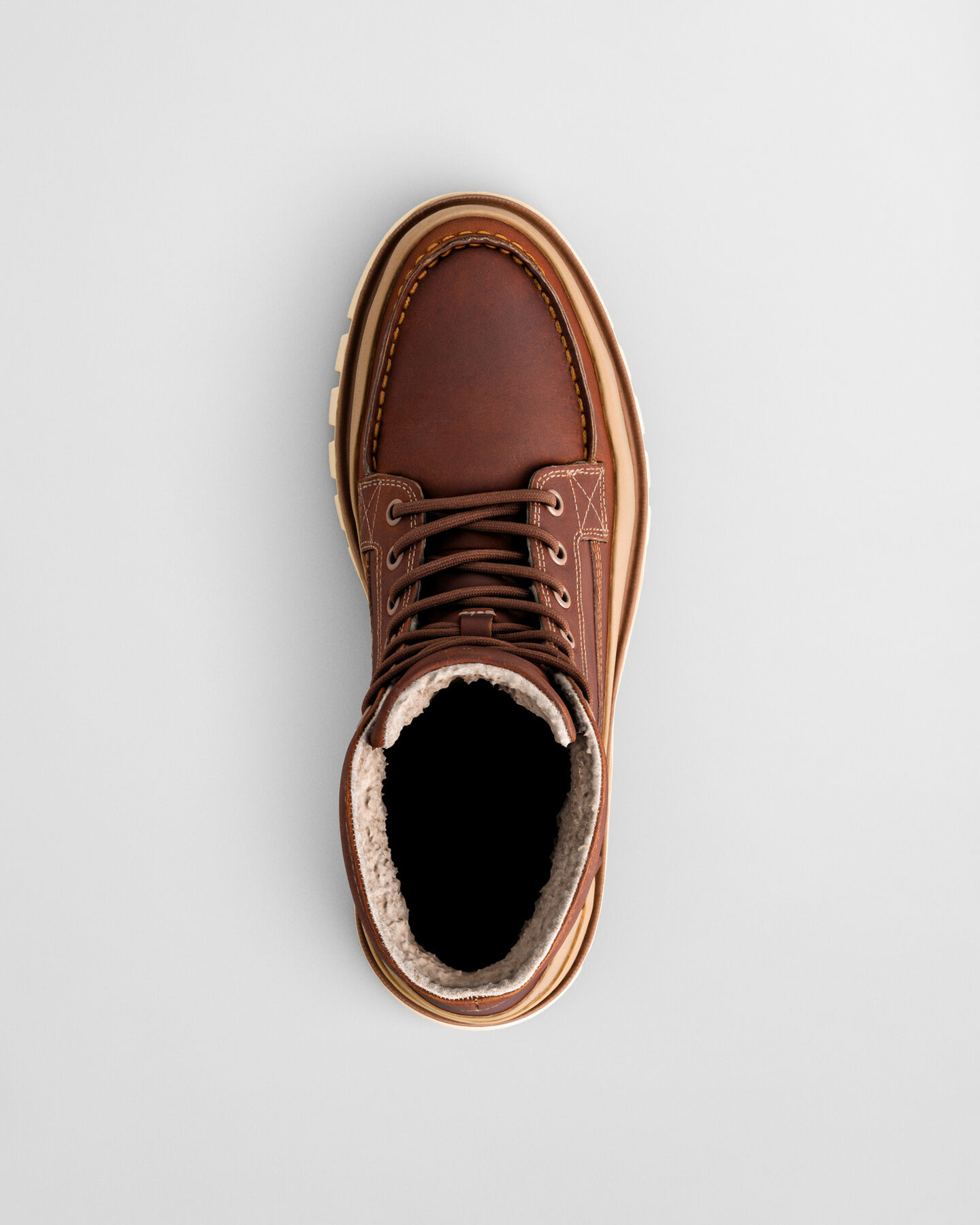 Nebrada medelh&ouml;ga l&auml;derboots