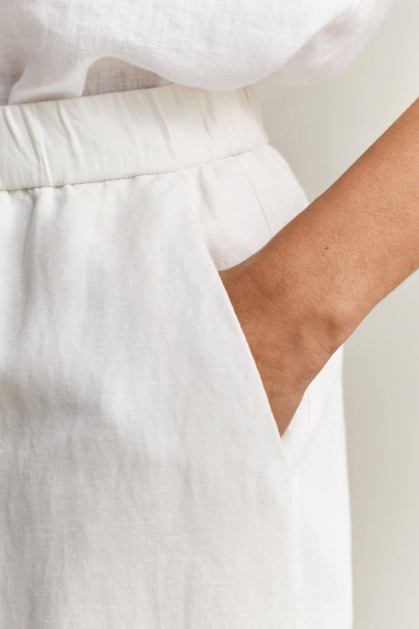 Byxor i linneblandning