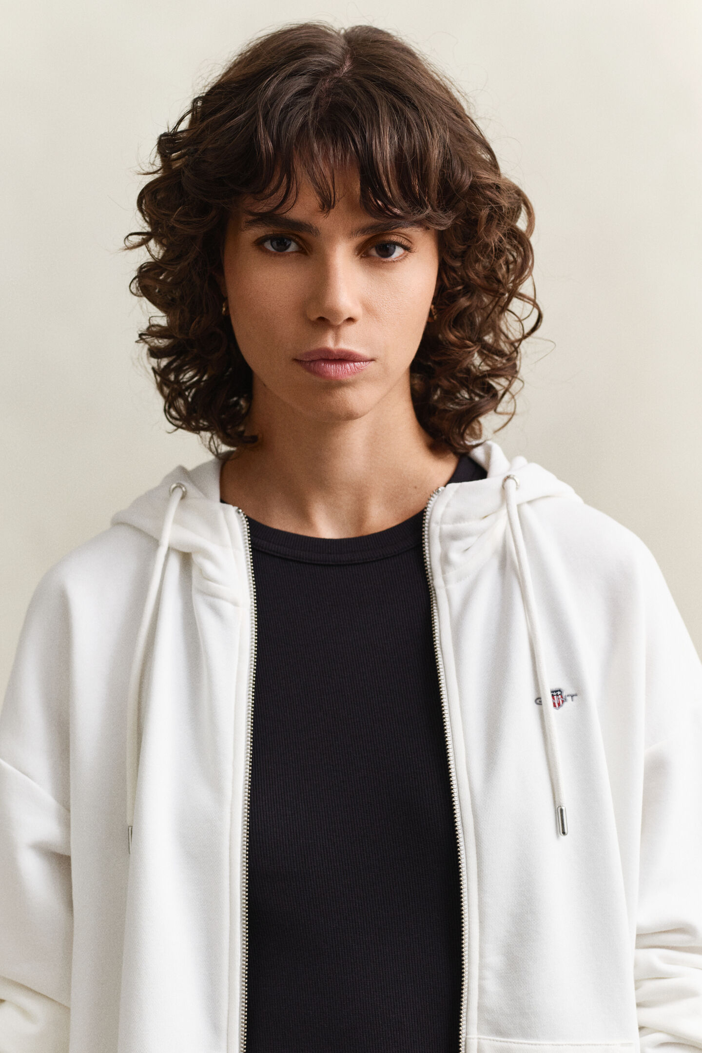 Shield hoodie med dragkedja