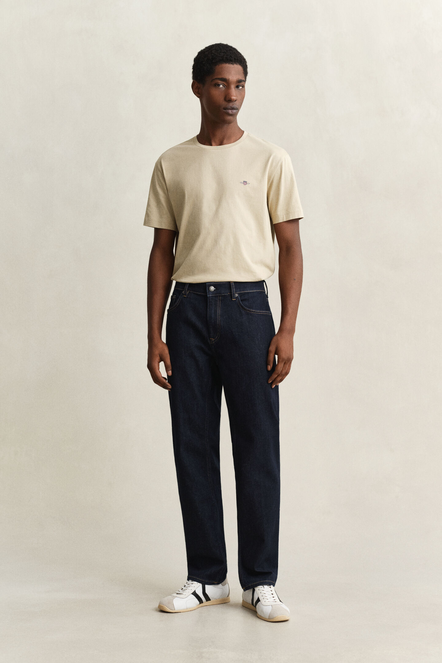 Regular fit jeans i stilren tv&auml;tt