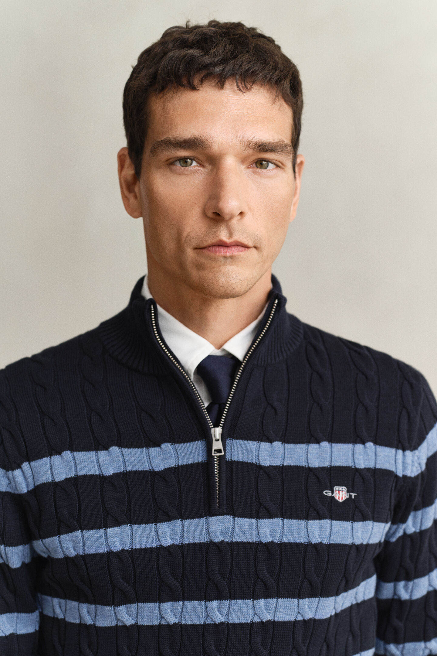 Kabelstickad randig bomullstr&ouml;ja med half-zip