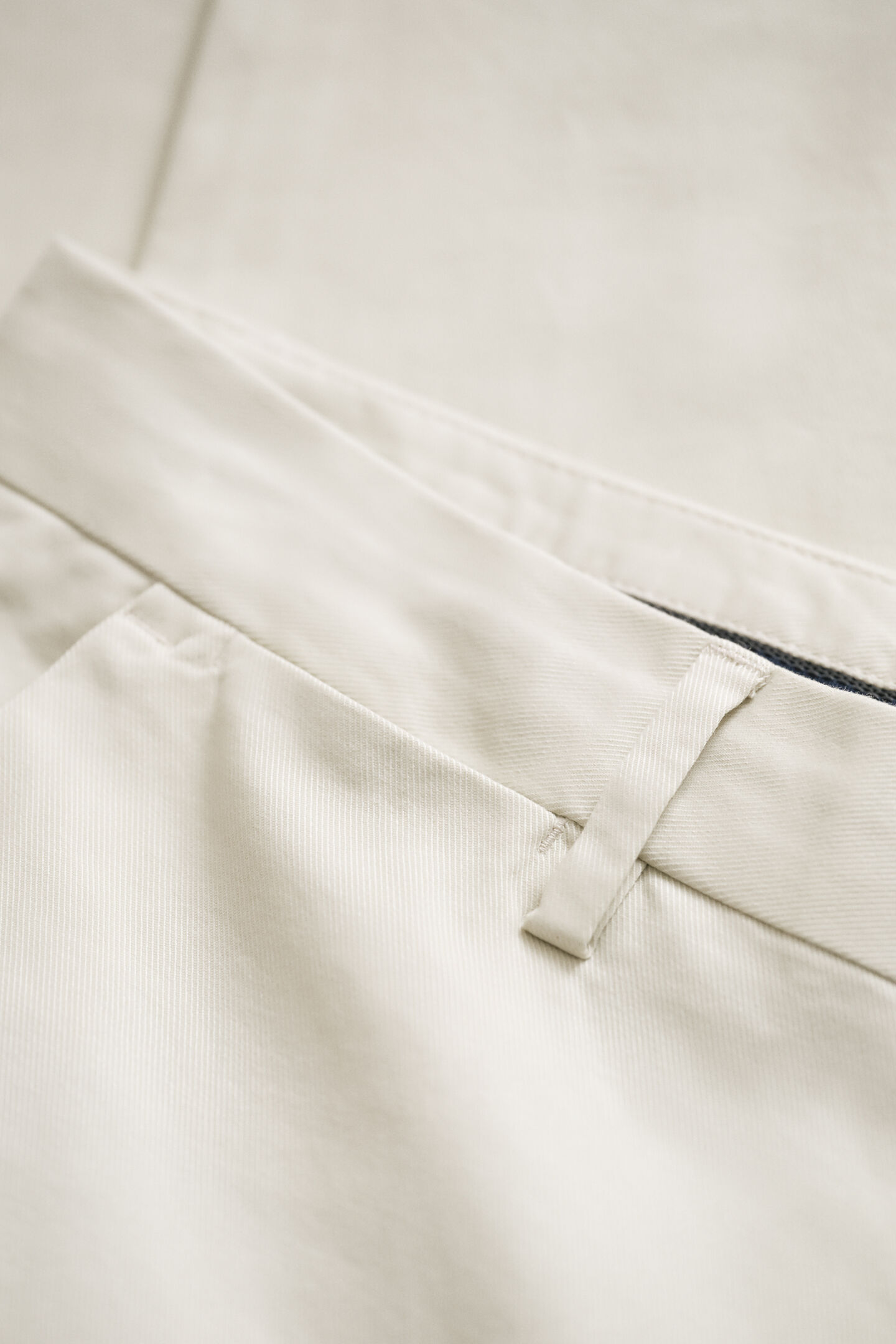 Eleganta chinos med regular fit