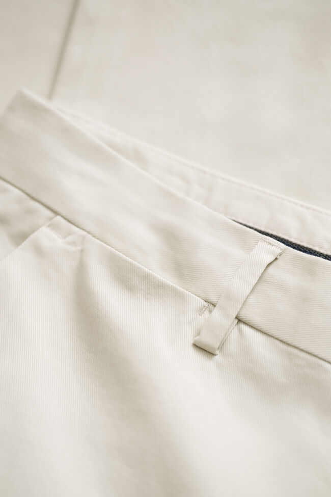 Eleganta chinos med regular fit