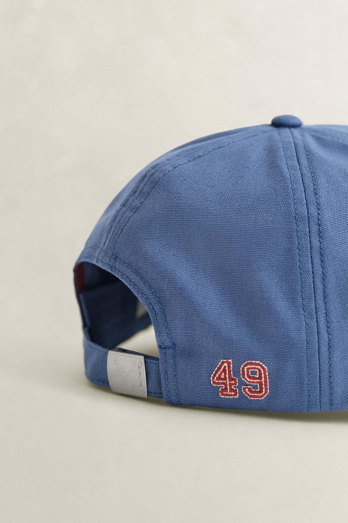 Keps i bomullskanvas med motiv