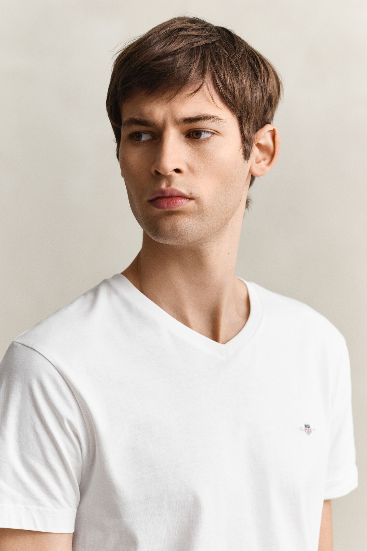 Slim fit Shield V-ringad T-shirt