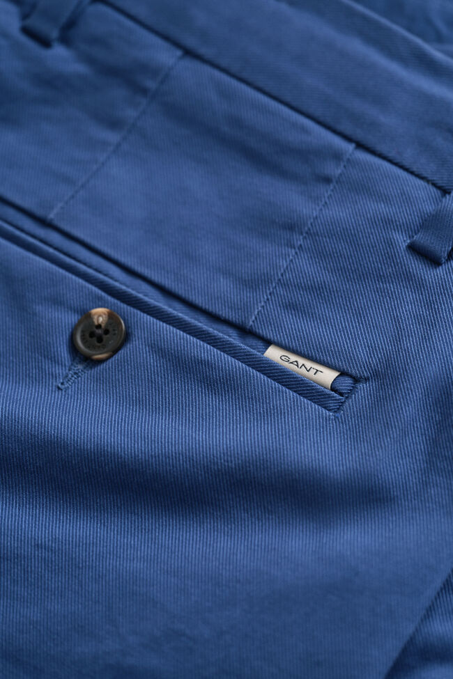 Eleganta chinos med slim fit