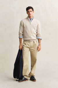 Kabelstickad bomullstr&ouml;ja med dragkedja vid hals&ouml;ppningen