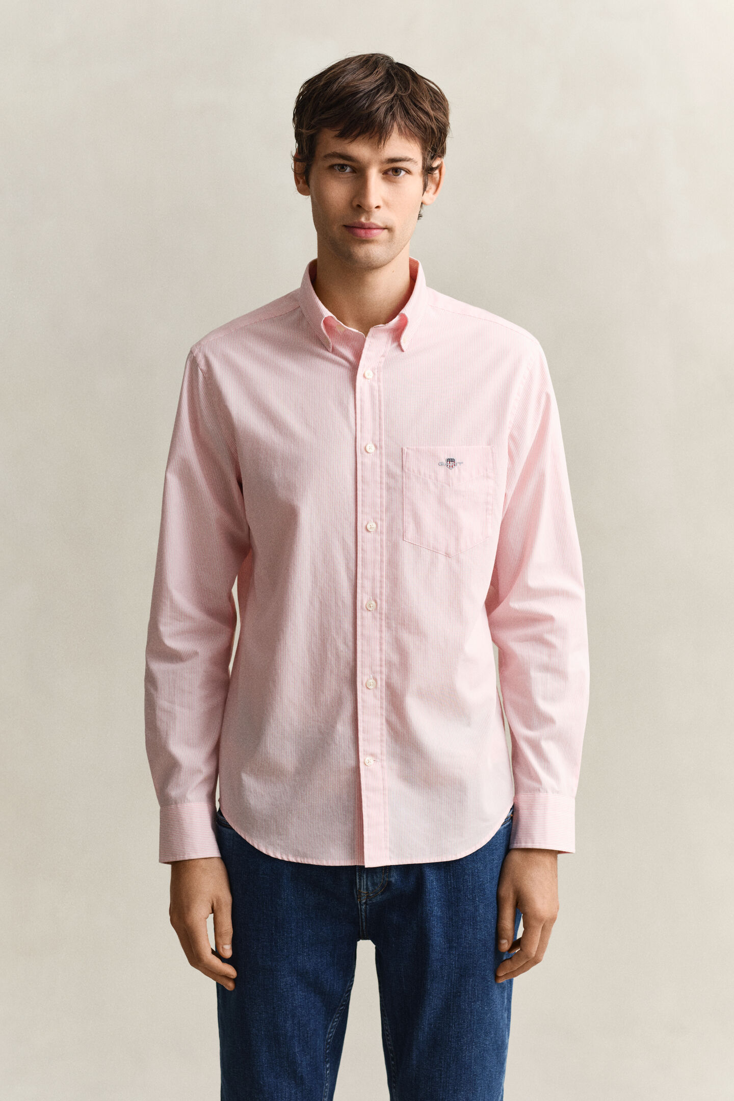 Klassisk poplinskjorta med mellanbreda r&auml;nder