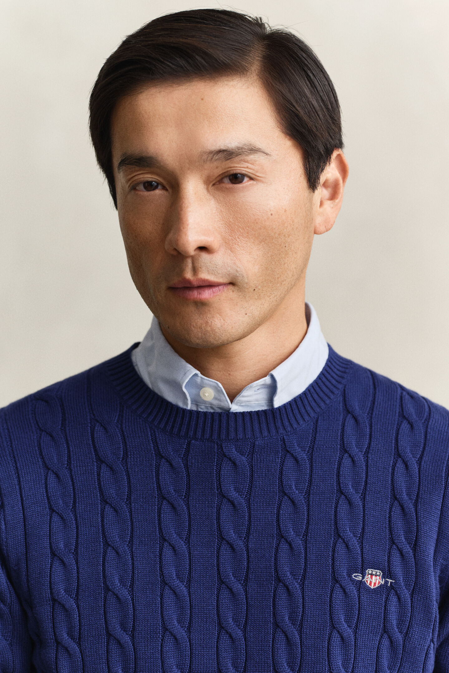 Kabelstickad bomullstr&ouml;ja med rund hals