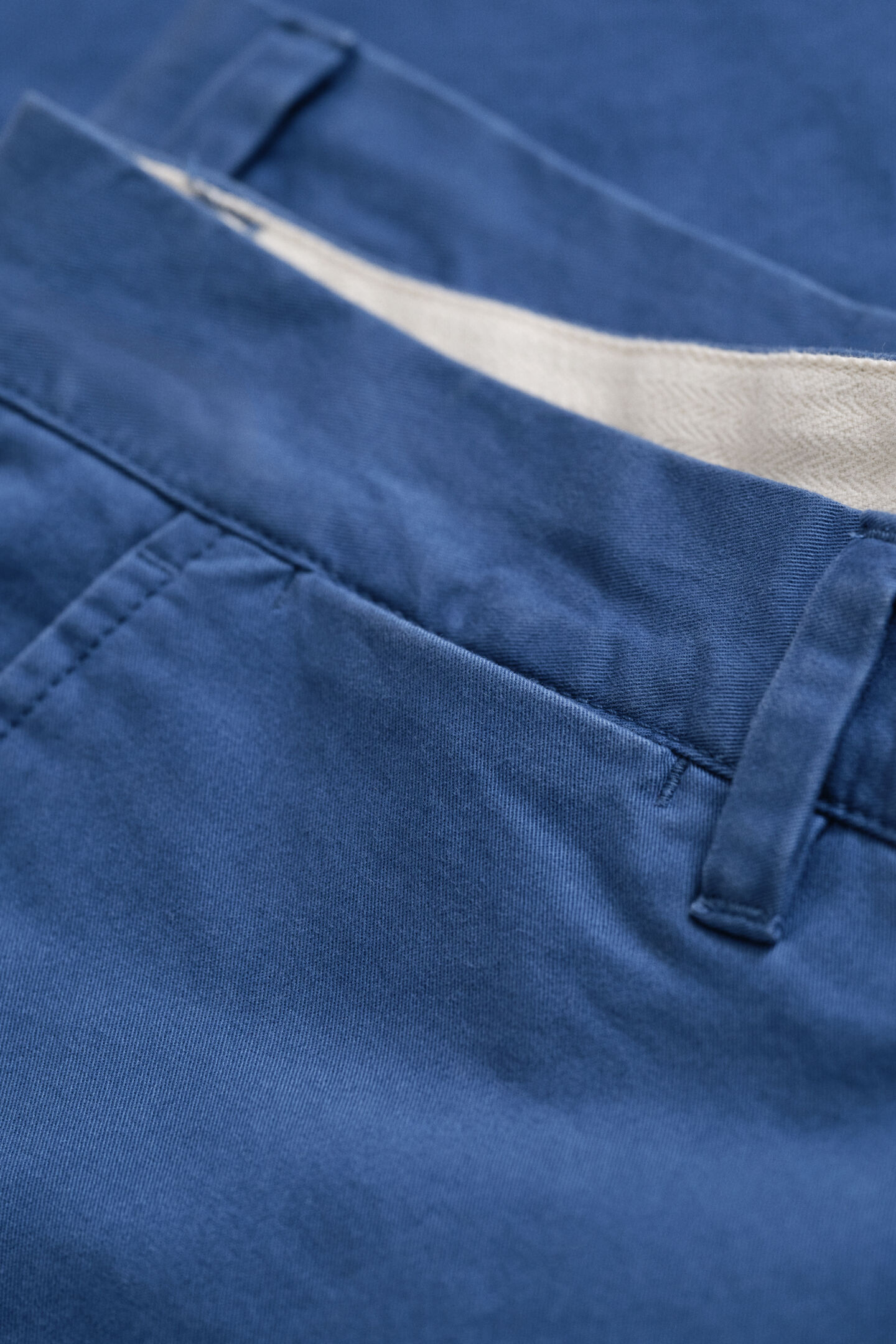 Klassiska chinos med regular fit