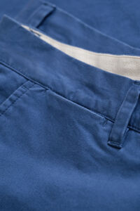 Klassiska chinos med regular fit