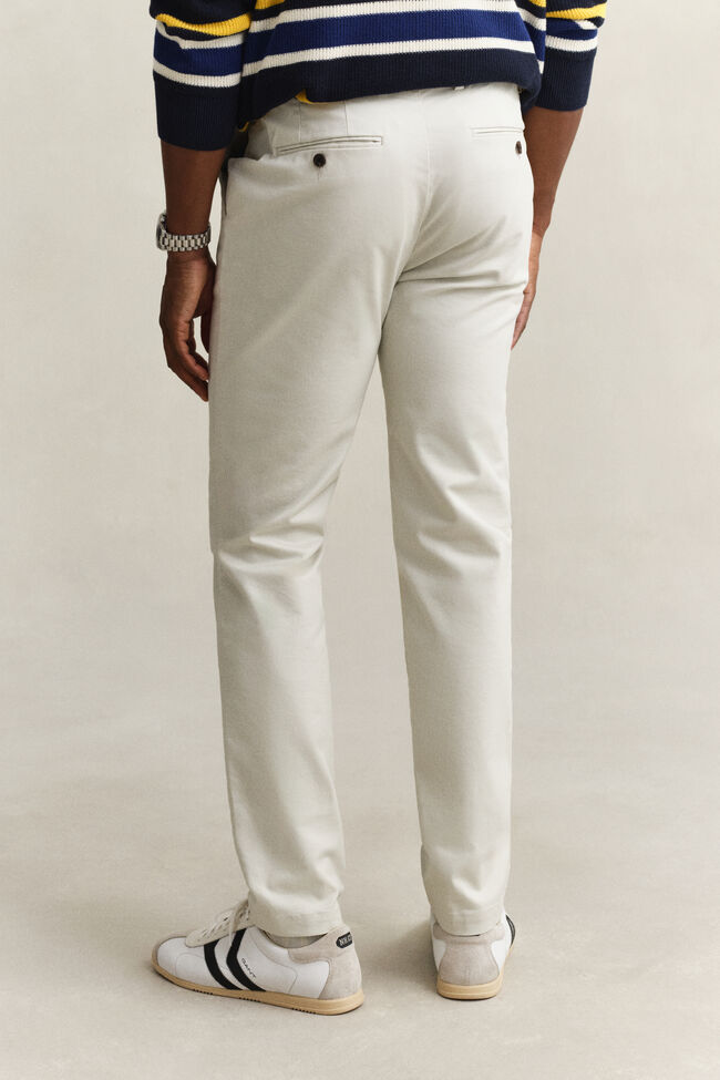 Eleganta chinos med slim fit