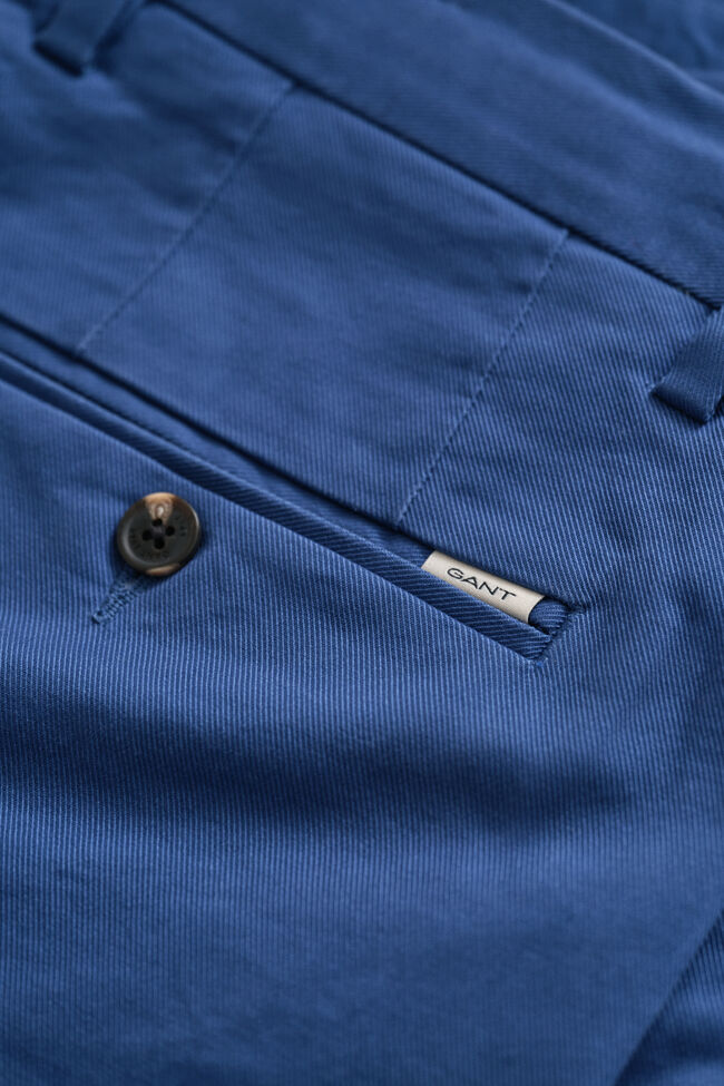 Eleganta chinos med regular fit