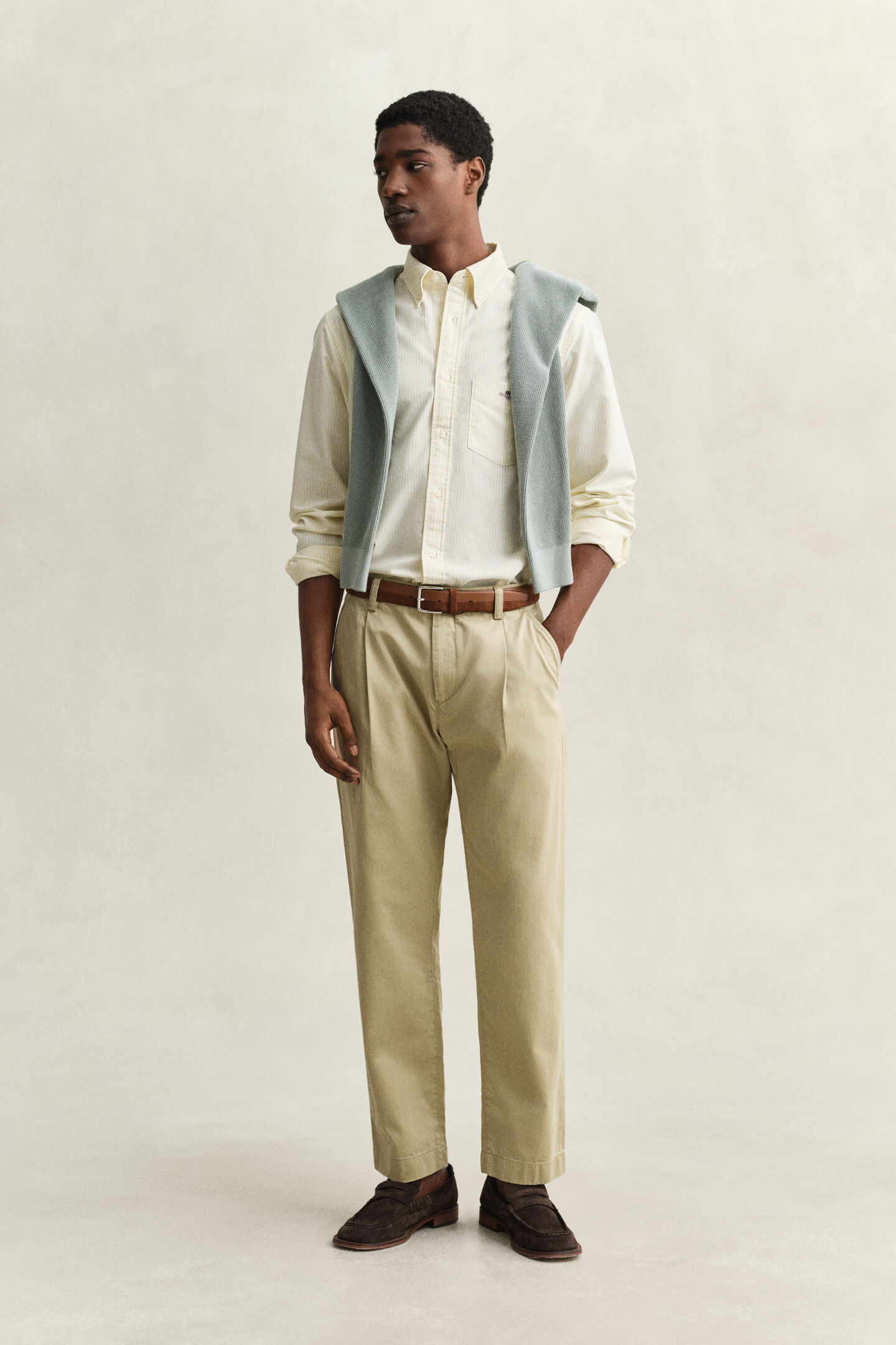 Klassisk oxfordskjorta med mellanbreda r&auml;nder