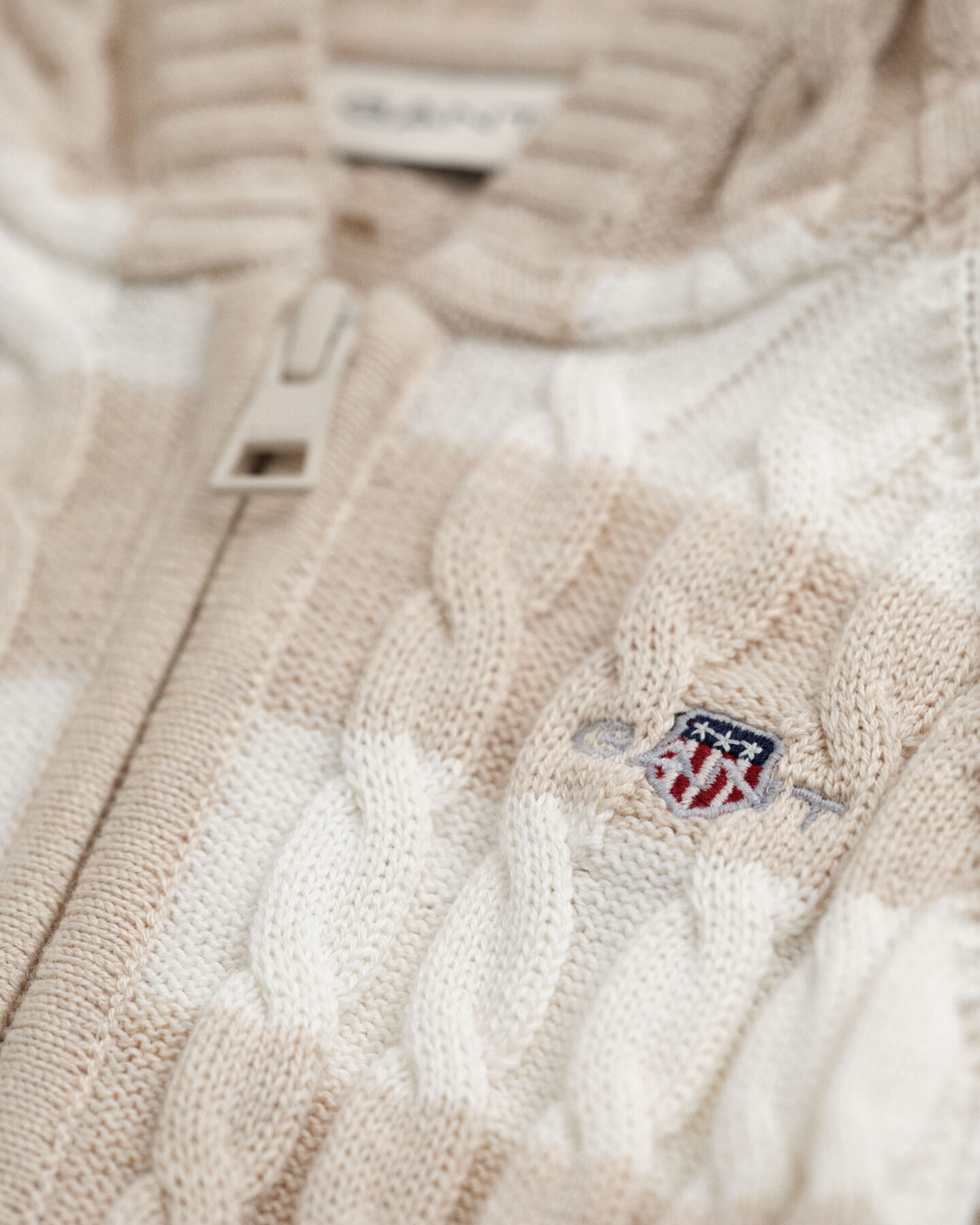 Baby randig kabelstickad one-piece i bomull