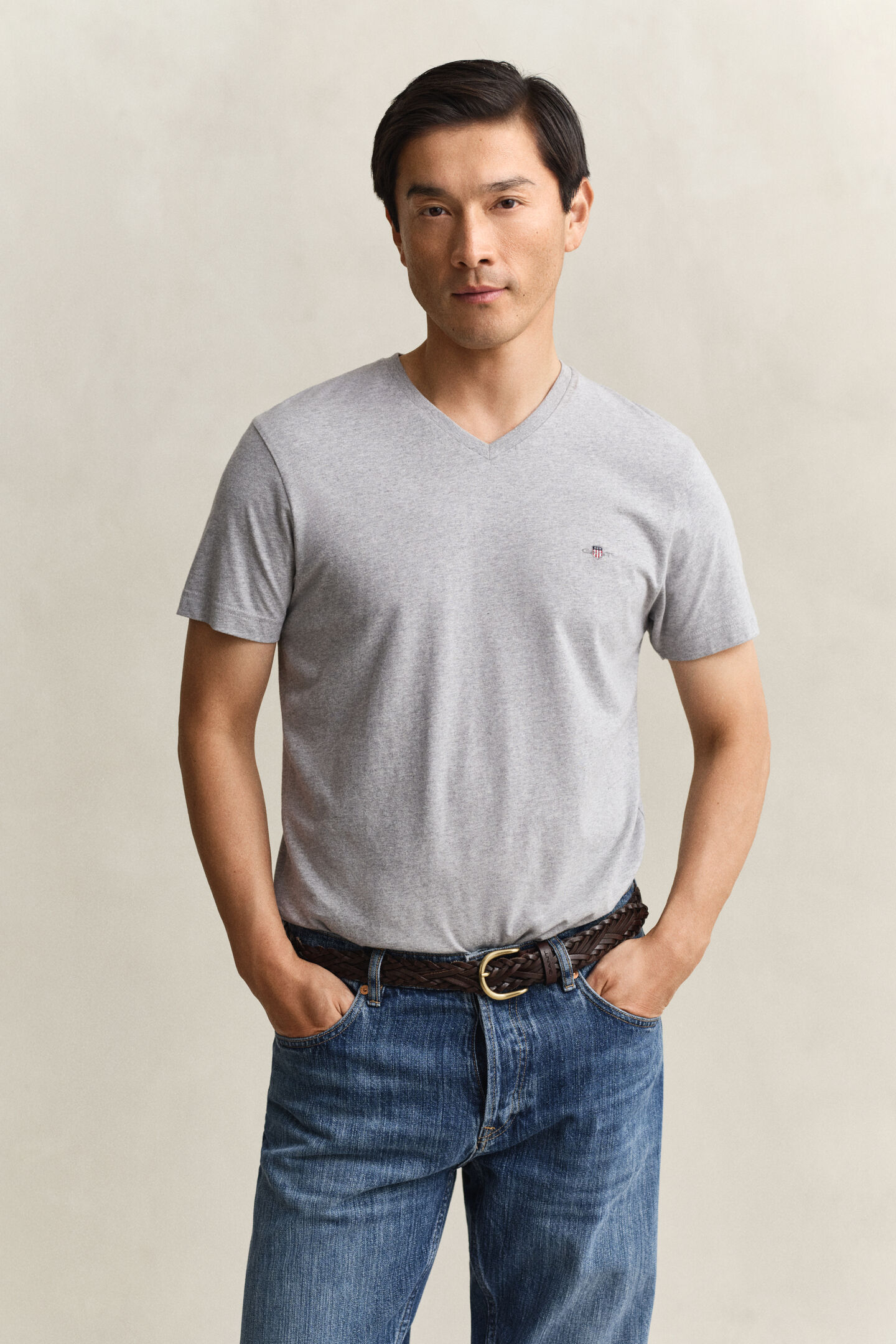 Slim fit Shield V-ringad T-shirt