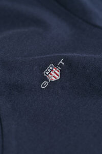 Shield V-ringad T-shirt