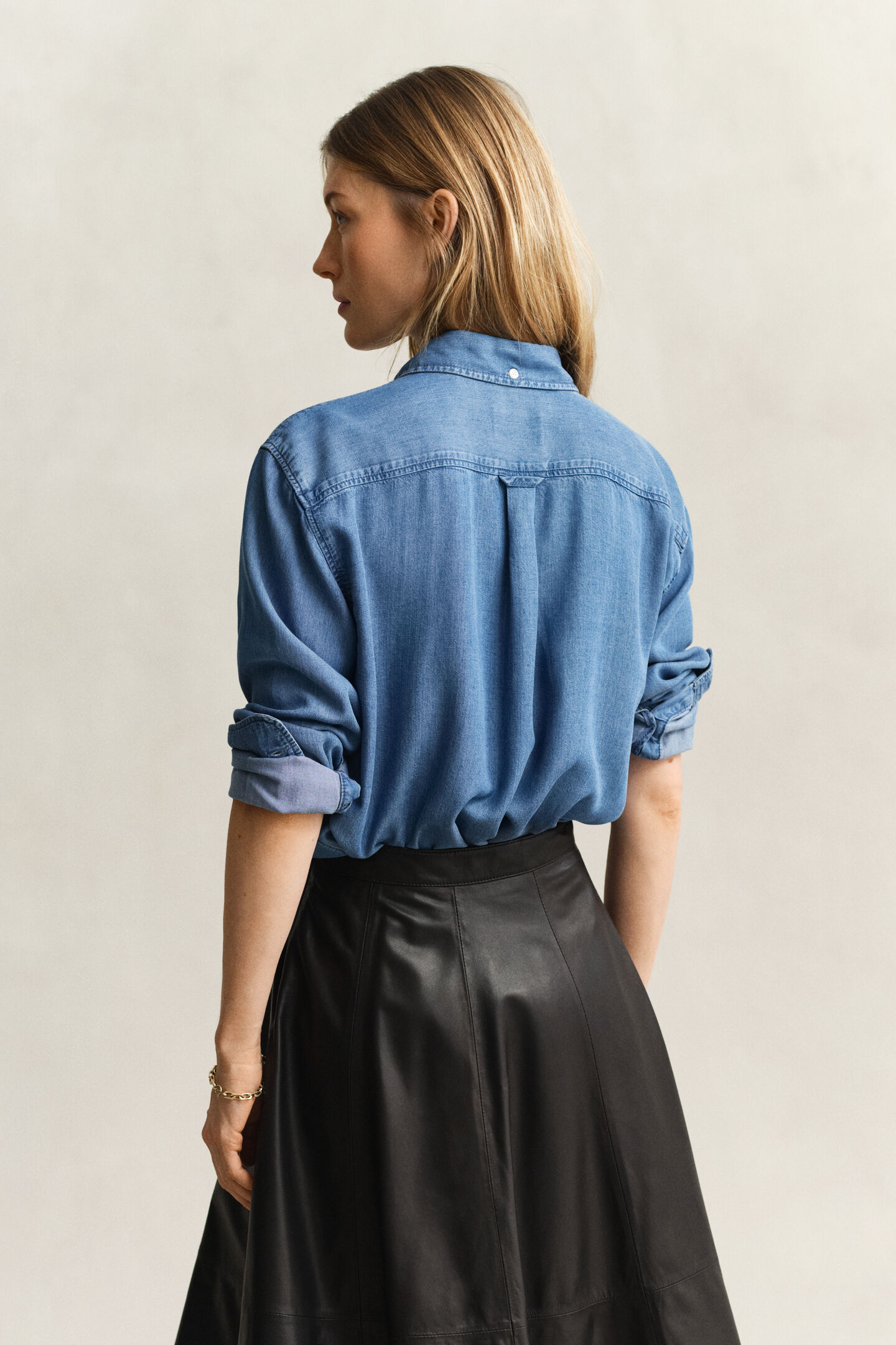 Indigof&auml;rgad skjorta