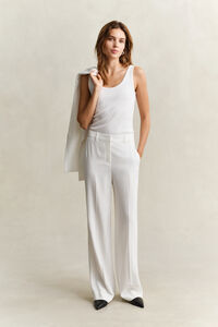 Skr&auml;ddarsydda byxor i cr&ecirc;pe