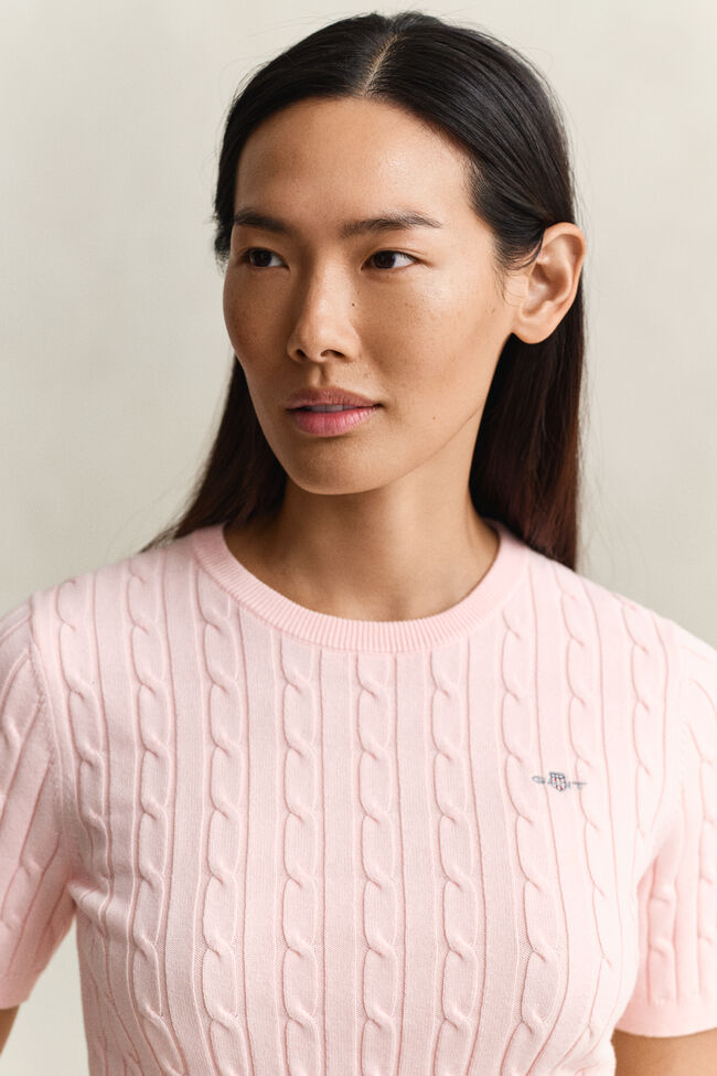 Kabelstickad kort&auml;rmad tr&ouml;ja