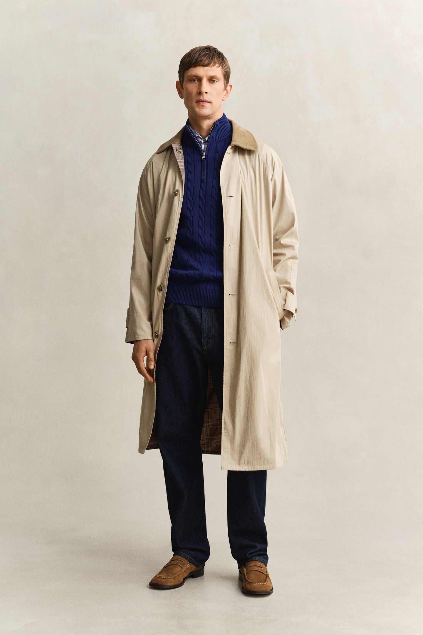 Kabelstickad bomullstr&ouml;ja med dragkedja vid hals&ouml;ppningen