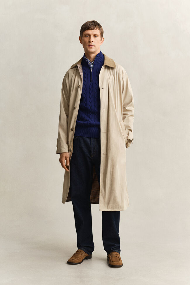 Kabelstickad bomullstr&ouml;ja med dragkedja vid hals&ouml;ppningen