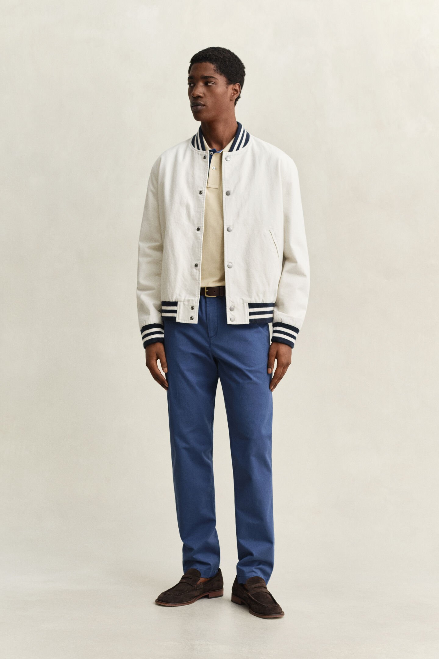 Klassiska chinos med slim fit