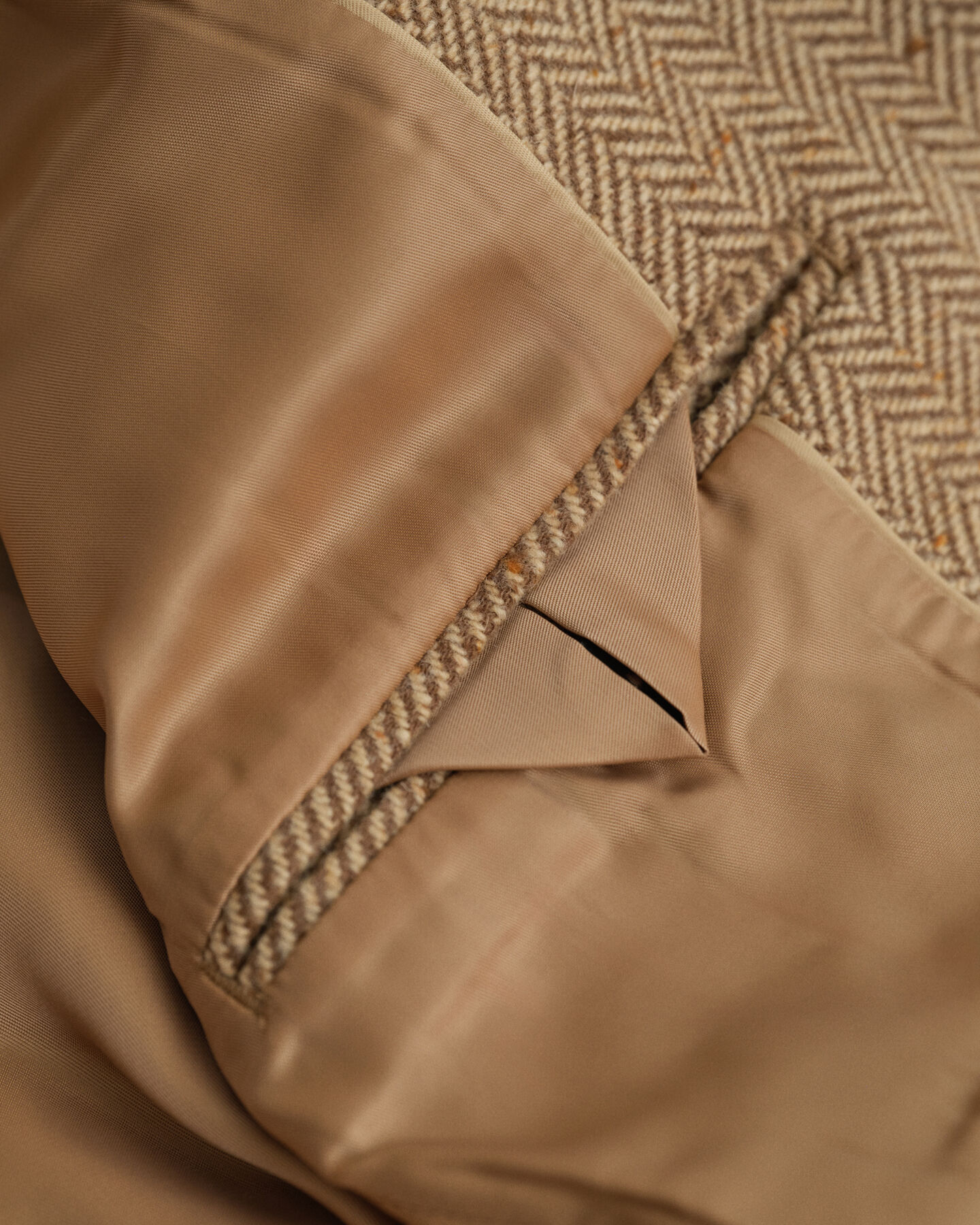 Slim Fit Wool Blend Herringbone Blazer