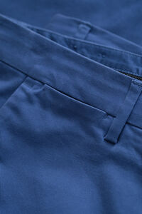 Eleganta chinos med regular fit