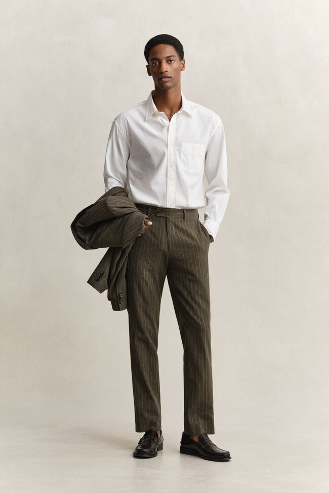 Kritstrecksrandiga kostymbyxor