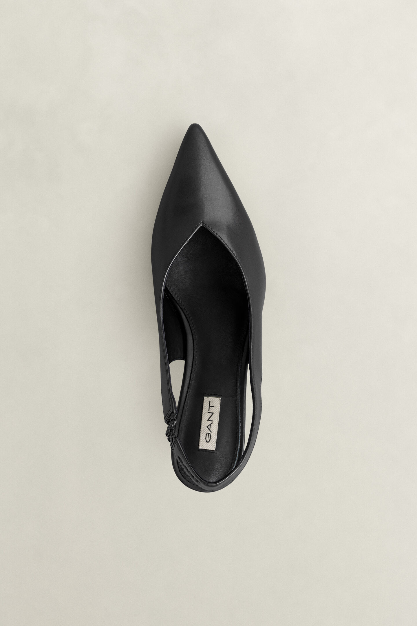 Tillbye h&ouml;gklackade skor i l&auml;der