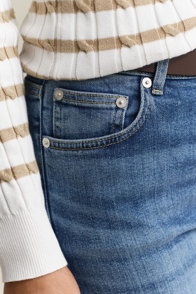 Utst&auml;llda stretchjeans